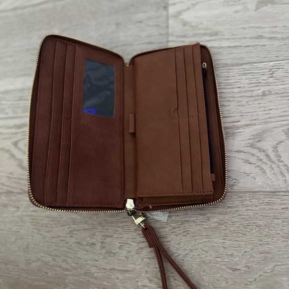 Steve Madden Logo Zip Around Wallet - Cognac - Picture 2 of 3